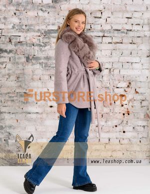 фотогорафія Жіноче пальто кольору лаванда з хутряним коміром в онлайн крамниці хутряного одягу https://furstore.shop