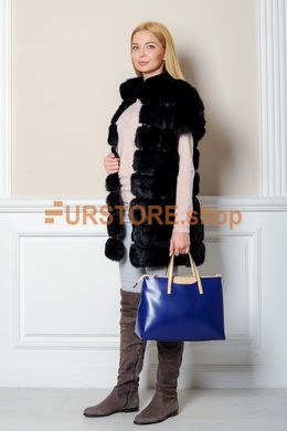 фотогорафия Полушубок из кролика с коротким рукавом в магазине женской меховой одежды https://furstore.shop