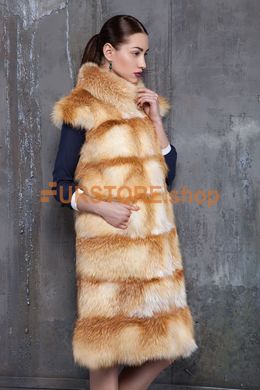 фотогорафия Жилет с плечиками из песочной лисы в магазине женской меховой одежды https://furstore.shop