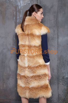 фотогорафия Жилет с плечиками из песочной лисы в магазине женской меховой одежды https://furstore.shop
