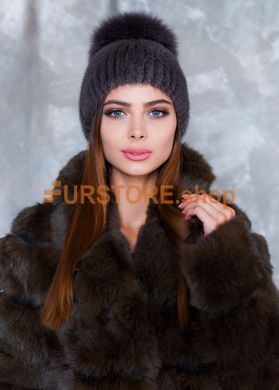 фотогорафия Норковая шапка с бубоном в магазине женской меховой одежды https://furstore.shop