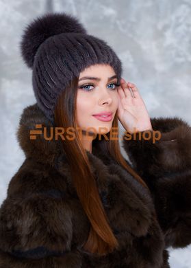 фотогорафія Норкова шапка з бубоном в онлайн крамниці хутряного одягу https://furstore.shop