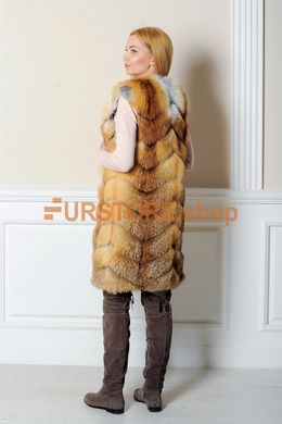 фотогорафия Жилетка из лисы в магазине женской меховой одежды https://furstore.shop
