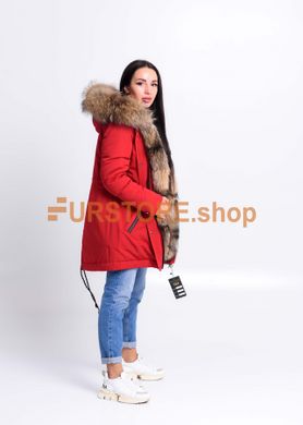 фотогорафия Красная теплая парка с мехом енота в магазине женской меховой одежды https://furstore.shop