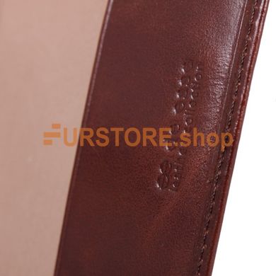фотогорафия Обложка для паспорта de esse LC14002-YP17 Коричневая в магазине женской меховой одежды https://furstore.shop