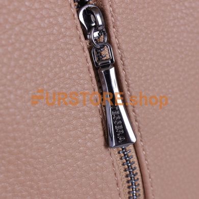 фотогорафия Сумка-рюкзак de esse T37660-902 Светло-коричневая в магазине женской меховой одежды https://furstore.shop