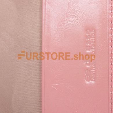 фотогорафия Обложка для паспорта de esse LC14002-YP2261 Розовая в магазине женской меховой одежды https://furstore.shop