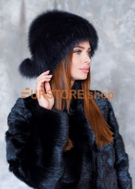 фотогорафия Зимняя меховая шапка из песца в магазине женской меховой одежды https://furstore.shop