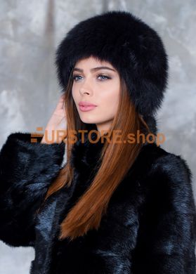 фотогорафія Зимова хутряна шапка з песця в онлайн крамниці хутряного одягу https://furstore.shop