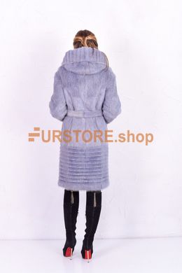 фотогорафия Сапфировая шубка из натурального меха нутрии в магазине женской меховой одежды https://furstore.shop