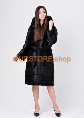 фотогорафия Зимняя женская шуба расшитая замшем из меха нутрии в магазине женской меховой одежды https://furstore.shop