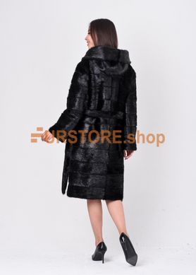 фотогорафия Зимняя женская шуба расшитая замшем из меха нутрии в магазине женской меховой одежды https://furstore.shop