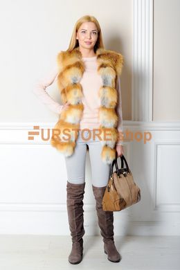 фотогорафия Меховой жилет из лисы в магазине женской меховой одежды https://furstore.shop