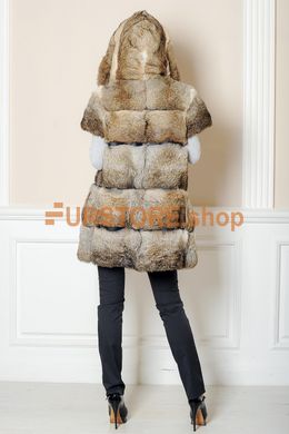 фотогорафія Хутряна жилетка з капюшоном, натуральне хутро в онлайн крамниці хутряного одягу https://furstore.shop