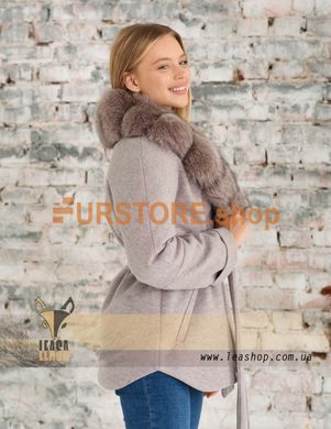 фотогорафия Женское пальто цвета лаванда с меховым воротником в магазине женской меховой одежды https://furstore.shop