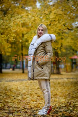 фотогорафия Зимняя женская парка с белым мехом песца альбиноса в магазине женской меховой одежды https://furstore.shop