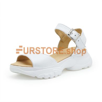 фотогорафия Белые кожаные босоножки TOPS | молодежная обувь в магазине женской меховой одежды https://furstore.shop