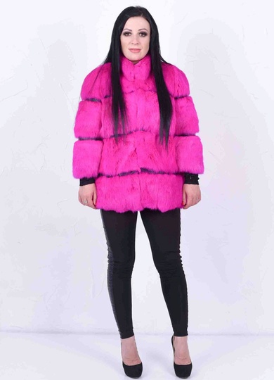 фотогорафия Розовый полушубок из меха кроля в магазине женской меховой одежды https://furstore.shop