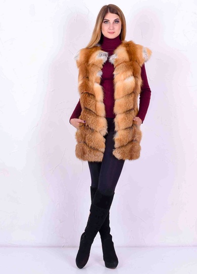 фотогорафия Женская жилетка из лисы в магазине женской меховой одежды https://furstore.shop