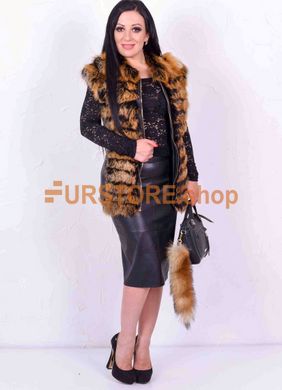 фотогорафия Женская кожаная жилетка с мехом лисы в магазине женской меховой одежды https://furstore.shop