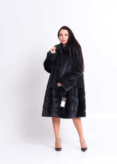 photographic Mink fur coat Moscow in the women's fur clothing store https://furstore.shop