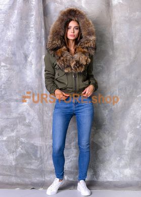 фотогорафия Женская куртка ХАКИ с мехом енота в магазине женской меховой одежды https://furstore.shop