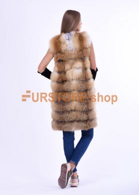 фотогорафия Меховая жилетка из лисы, с рукавами из замша на змейке в магазине женской меховой одежды https://furstore.shop