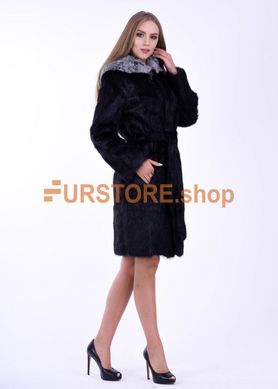фотогорафия Черная женская шуба из нутрии с меховой опушкой на капюшоне в магазине женской меховой одежды https://furstore.shop