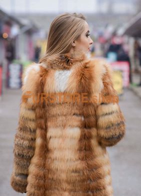 фотогорафия Длинная меховая жилетка-трансформер из лисы в магазине женской меховой одежды https://furstore.shop