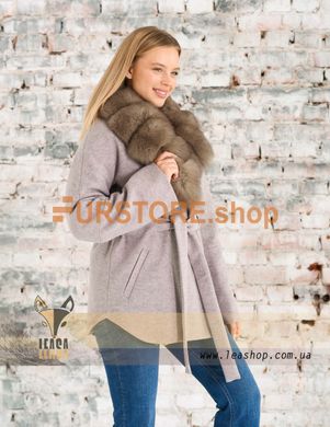 фотогорафія Жіноче пальто кольору лавандаз хутряним коміром в онлайн крамниці хутряного одягу https://furstore.shop