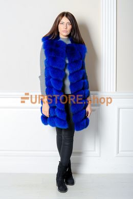 фотогорафия Яркая песцовая жилетка синего цвета в магазине женской меховой одежды https://furstore.shop