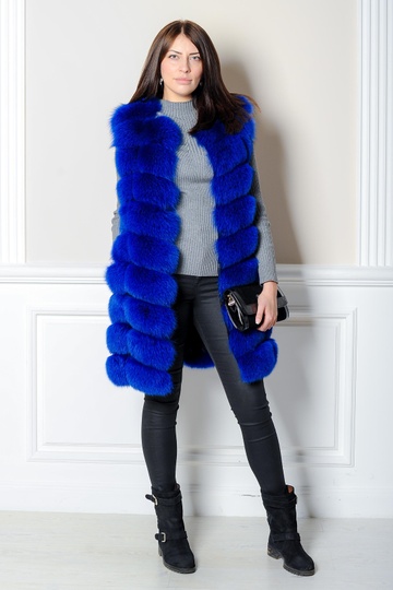 фотогорафія Яскрава песцева жилетка синього кольору в онлайн крамниці хутряного одягу https://furstore.shop