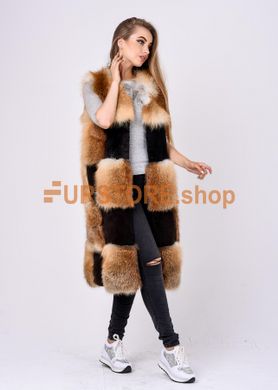 фотогорафия Роскошная меховая жилетка из лисы с комбинированными вставками в магазине женской меховой одежды https://furstore.shop
