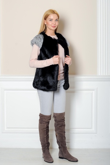 photographic Budget black rabbit vest in the women's fur clothing store https://furstore.shop