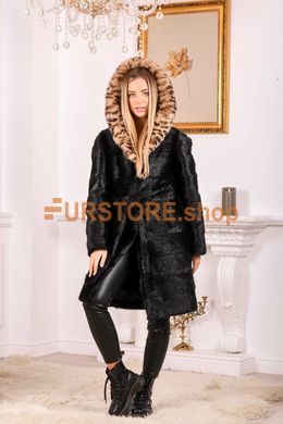 фотогорафія Жіноча шуба з натурального хутра з леопардовим капюшоном в онлайн крамниці хутряного одягу https://furstore.shop