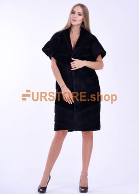 фотогорафия Меховая жилетка под мутон в магазине женской меховой одежды https://furstore.shop