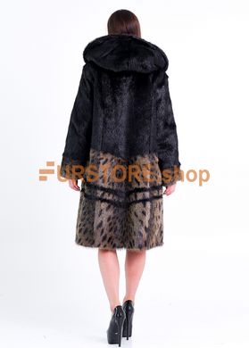 фотогорафия Длинная шуба из натурального меха цвета рысь в магазине женской меховой одежды https://furstore.shop