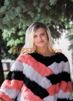 фотогорафия Яркий меховой свитер, стильная женская меховая одежда FurStore в магазине женской меховой одежды https://furstore.shop