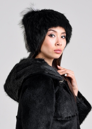 photographic Женская меховая шапка из кролика с декоративным хвостиком in the women's fur clothing store https://furstore.shop