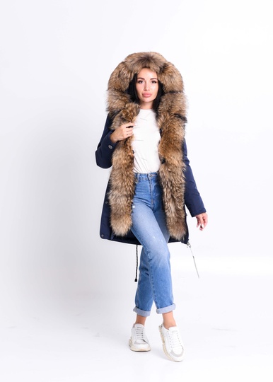 фотогорафія Синя куртка парка з хутром єнота в онлайн крамниці хутряного одягу https://furstore.shop