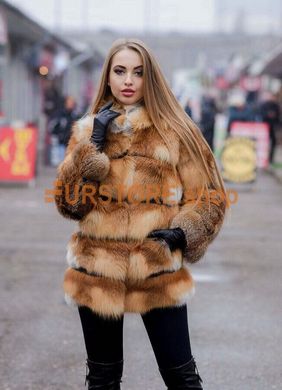 фотогорафия Женская шуба из лисы с поперечным расшивом в магазине женской меховой одежды https://furstore.shop