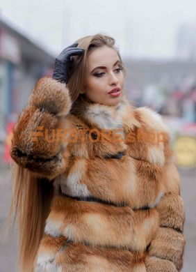 фотогорафия Женская шуба из лисы с поперечным расшивом в магазине женской меховой одежды https://furstore.shop