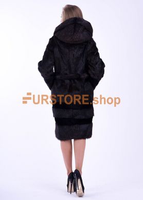 фотогорафия Женская шуба из нутрии расшитая плюшевым мехом в магазине женской меховой одежды https://furstore.shop