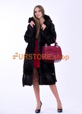 фотогорафия Длинная коричневая шуба поперечка из нутрии, 110 см в магазине женской меховой одежды https://furstore.shop