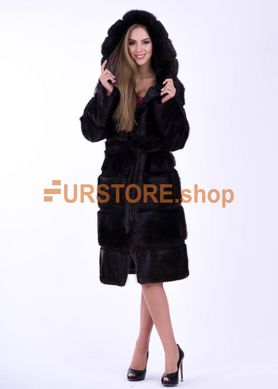 фотогорафия Длинная коричневая шуба поперечка из нутрии, 110 см в магазине женской меховой одежды https://furstore.shop