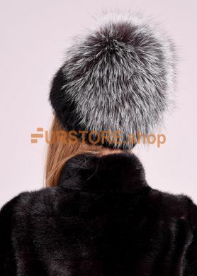 фотогорафия Роскошная меховая шапка с объемным колпаком из чернобурки в магазине женской меховой одежды https://furstore.shop