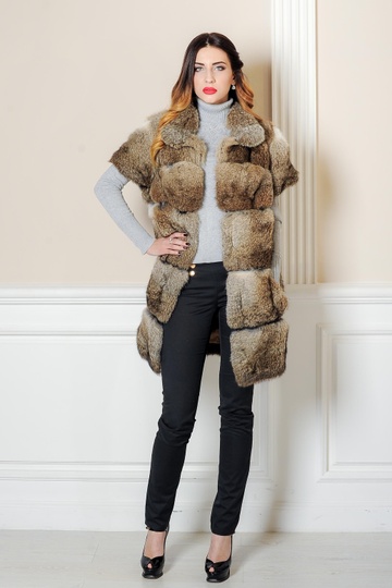 фотогорафия Меховой жилет из кролика от FurStore.shop в магазине женской меховой одежды https://furstore.shop