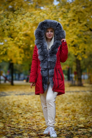 фотогорафія Зимова хутряна парка кольору чорнобурка в онлайн крамниці хутряного одягу https://furstore.shop