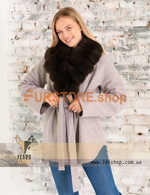 фотогорафия Женское зимнее пальто с меховым воротником в магазине женской меховой одежды https://furstore.shop
