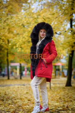 фотогорафия Красная парка с мехом песца в магазине женской меховой одежды https://furstore.shop